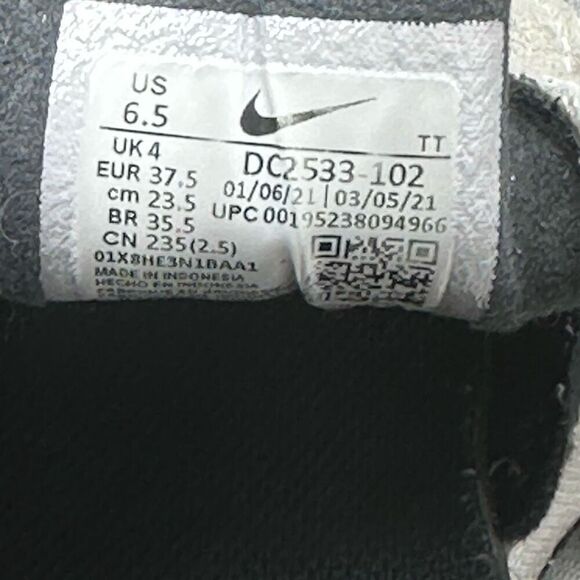 Nike~Women's~Waffle One Casual Sneaker GrayBlack Sneakers~Size 6.5 - Picture 8 of 8